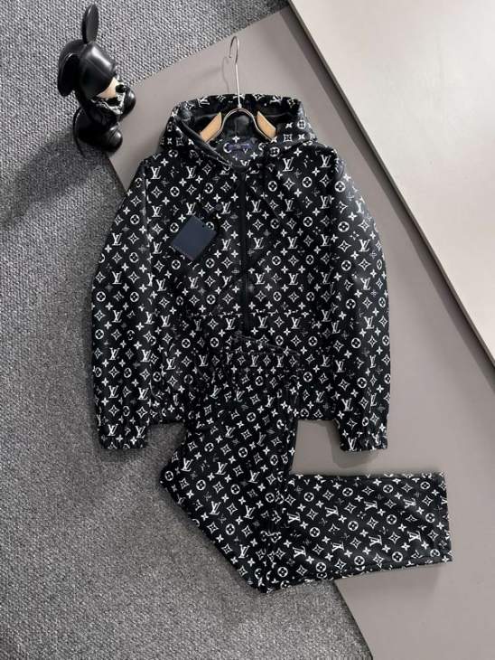 Picture of LV Sweater Suits _SKULVM-3XLxetr14540856